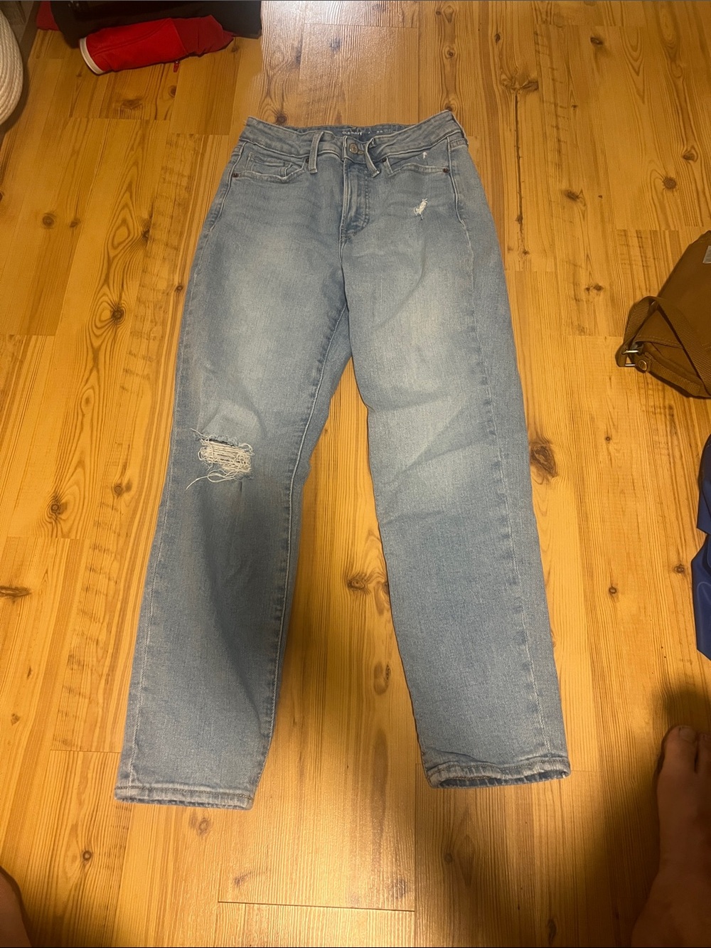 Old Navy OG Sz 4 Light Wash Straight Leg Jeans with Knee Distress